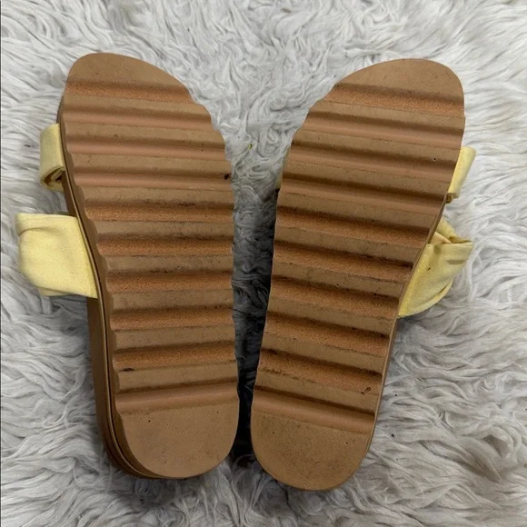 Reef Knotty Vista Hi Platform Sandals Yellow
Bow Cork Footbed Women's 7 - Picture 5 of 10